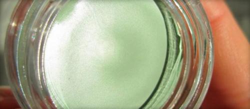 Зеленый корректор до и после. Для чего нужен зеленый корректор и как им пользоваться?