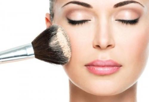 Как правильно наносить тональную основу. Как правильно наносить тональный крем