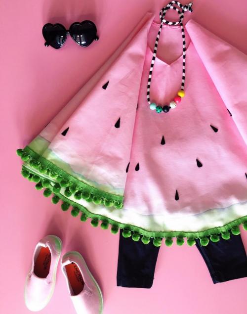 Маски из арбуза для лица. Как правильно готовить и применять косметику из арбуза 03 Маски из арбуза для лица. Как правильно готовить и применять косметику из арбуза 03