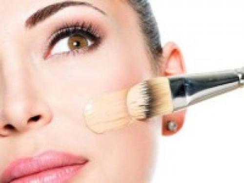 Как правильно наносить тональную основу. Как правильно наносить тональный крем