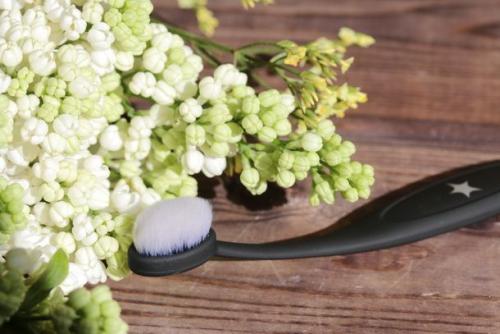 Кисть для тонального крема летуаль. Кисти Л’этуаль Magic Brush и Kabuki