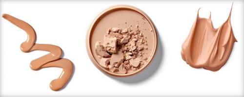 Что лучше пудра или тональный крем. Чем лучше пользоваться: пудрой или тональным кремом?