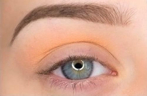 Как правильно подобрать макияж к синим глазам