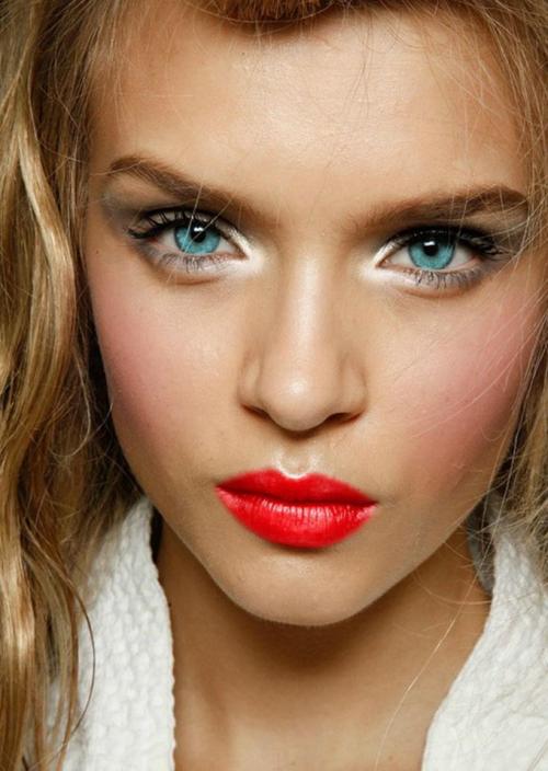 Макияж под белое платье. Общие правила создания мейкапа к белому платью