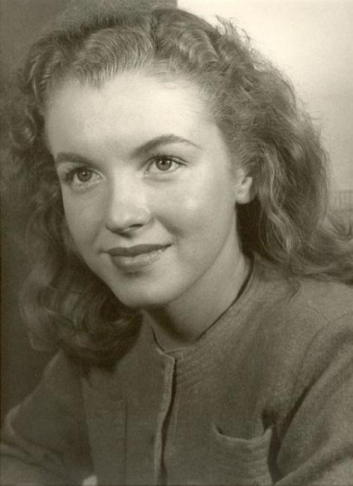 Макияж в стиле мерлин Монро. Секреты макияжа Мерилин Монро 09 Макияж в стиле мерлин Монро. Секреты макияжа Мерилин Монро 09