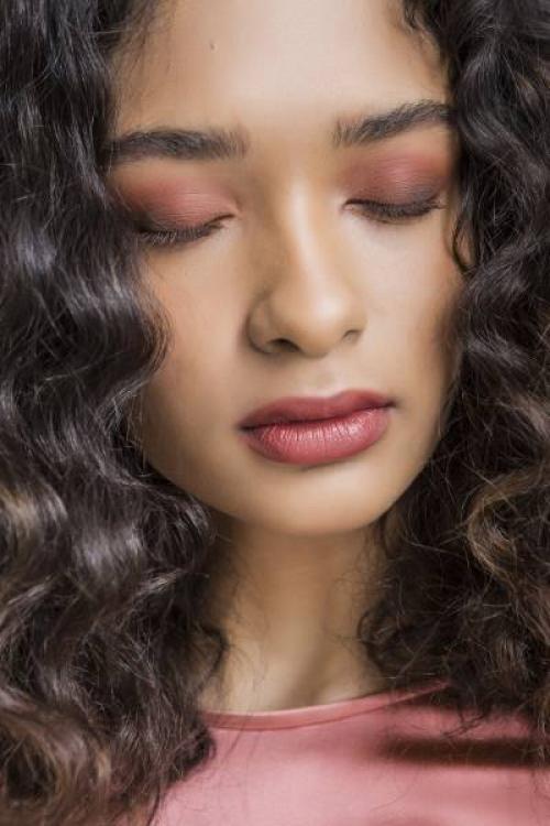 Вечерний макияж для карих глаз и темных волос. Макияж для смуглой кожи и карих глаз