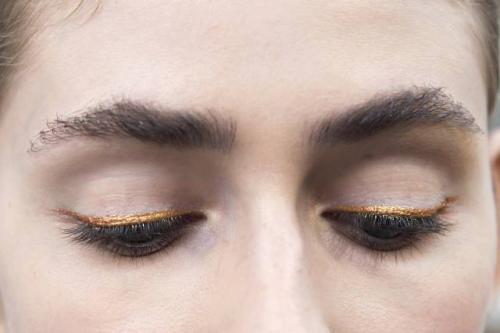 Какой карандаш для глаз подходит к карим глазам. Какой карандаш подходит для карих глаз?