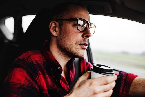 Что помогает от сна в дороге. Как не уснуть за рулем