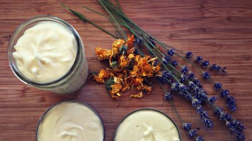 Крем для лица в домашних условиях от морщин. Как сделать крем от морщин в домашних условиях