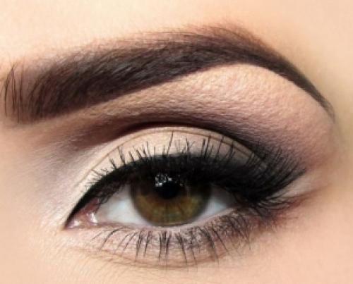 Виды макияжа смоки айс. Искусство макияжа: пошагово создаем «дымчатый взгляд» в стиле смоки айс