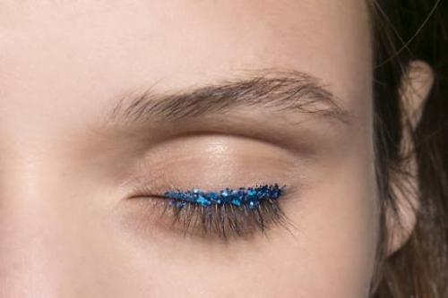 Подводка для глаз зеленая. Цветная подводка для зеленых глаз