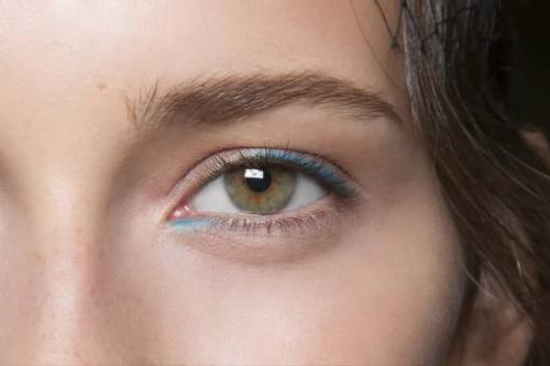 Подводка для глаз зеленая. Цветная подводка для зеленых глаз