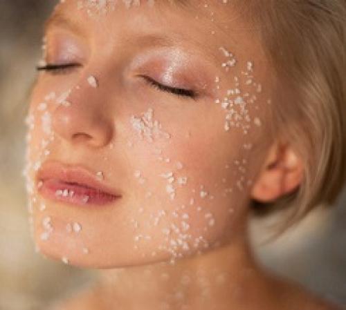 Скраб из морской соли от прыщей. Рецепты