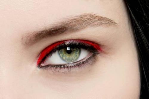 Подводка для глаз зеленая. Цветная подводка для зеленых глаз