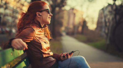 Как осенью поднять себе настроение. 10 способов поднять настроение осенью 06