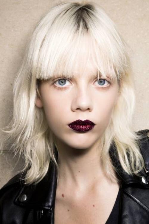 Блеск для губ с блестками. Тренд: блеск с глиттером на губах