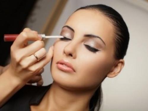 Макияж для приподнятых уголков глаз. Макияж для опущенных уголков глаз 03