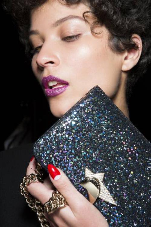 Блеск для губ с блестками. Тренд: блеск с глиттером на губах