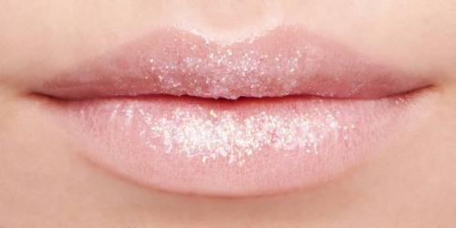 Блеск для губ с эффектом влажных губ. Как создать макияж губ с эффектом желе?
