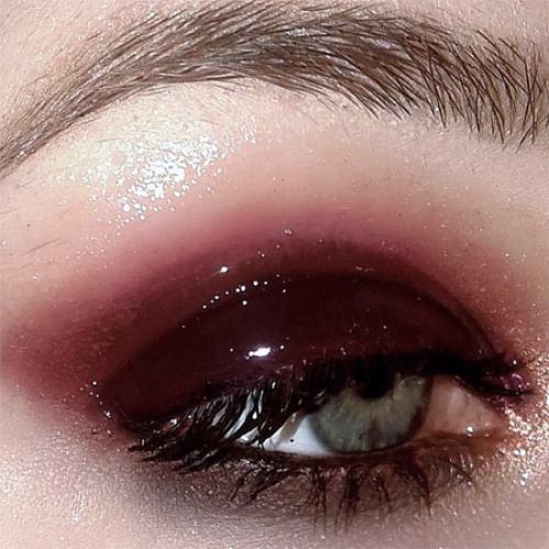 Тени с эффектом влажных век. Макияж с эффектом влажных век: 3 варианта 10