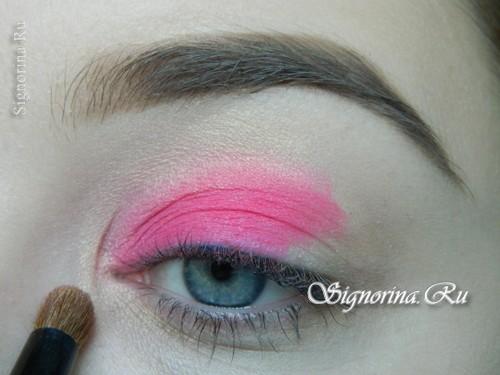 Макияж к розовому платью. Эффектный макияж под розовое платье: урок пошагово с фото 04