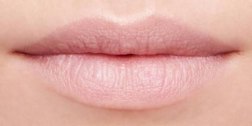 Блеск для губ с эффектом влажных губ. Как создать макияж губ с эффектом желе?