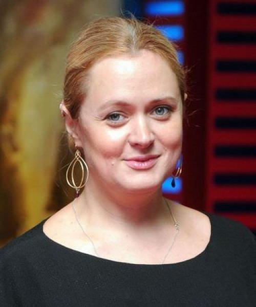 Знаменитости и их некрасивые жены и мужья. Звезды, выбравшие некрасивых жен и мужей 17