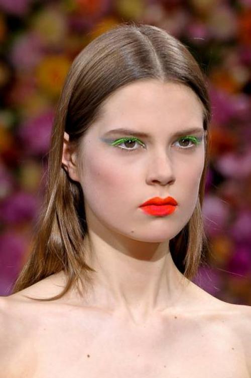 Тушь красного цвета. Цветная тушь для ресниц: как выбрать оттенок?