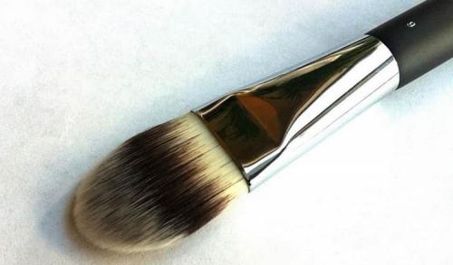Кисть для тонального крема, как пользоваться. Какие есть виды