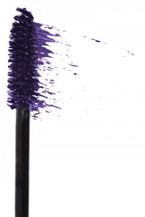 Какая помада подходит к синей туши. Фиолетовая тушь для ресниц