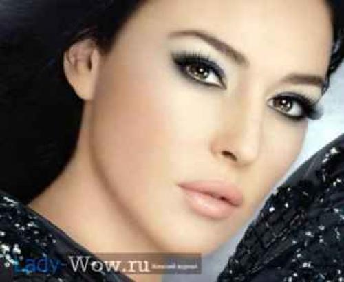 Макияж для зеленых глаз и черных волос. Мейкап для девушек с темными волосами 11