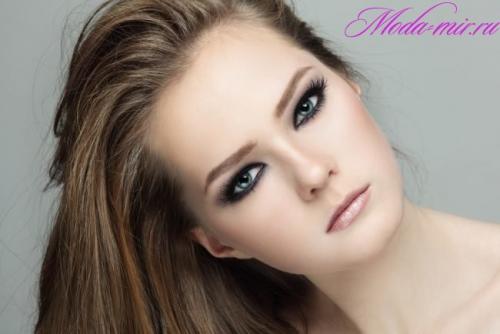 Макияж для голубых глаз и русых волос пошагово. Макияж Smokey eyes для голубых глаз и русых волос пошагово фото