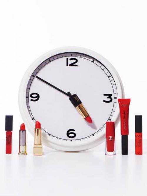 Макияж для голубых глаз и темных волос