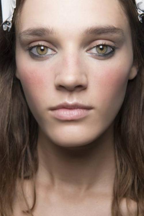 Какой цвет карандаша подходит для зеленых глаз. Особенности подбора цветов для зеленых глаз разных оттенков