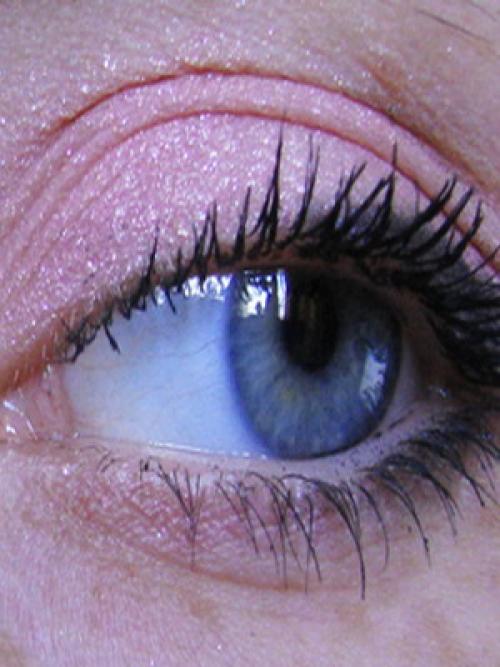 Макияж для пепельных блондинок с красными губами. Tpk eti Lady