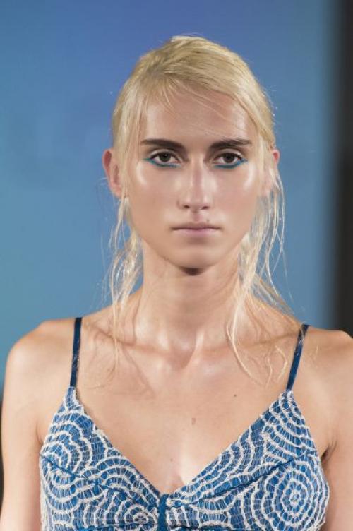 Макияж для пепельных блондинок с карими глазами. Как подобрать цвет помады для блондинок с карими глазами?