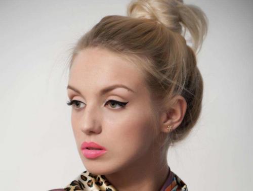 Макияж для пепельных блондинок с серо-голубыми глазами. Описание макияжа для зеленоглазых блондинок