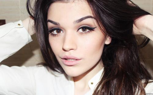 Миндалевидные глаза. Какой make-up подходит?