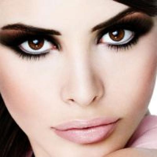 Брюнеткам с карими глазами макияж. Макияж для брюнеток с карими глазами