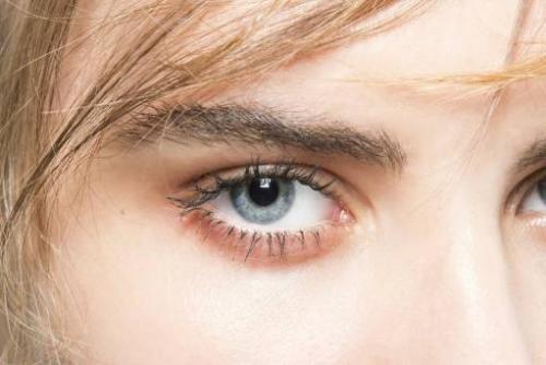 Макияж для маленьких глаз с нависшим веком. Макияж для нависшего века и увеличения глаз