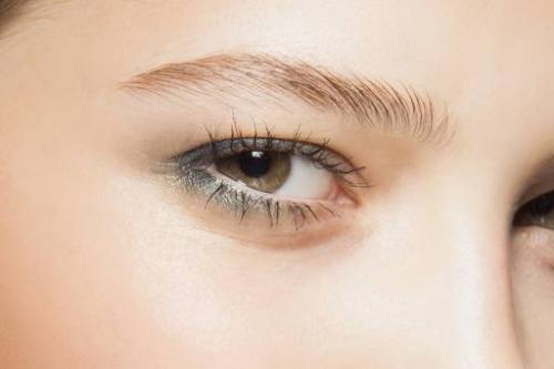 Макияж для маленьких глаз с нависшим веком. Макияж для нависшего века и увеличения глаз