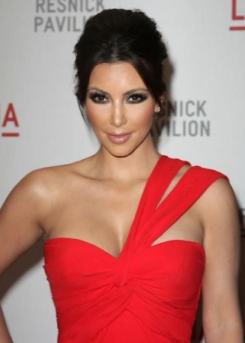 Макияж к черному платью. Макияж под черное платье: ваш королевский образ 09 Макияж к черному платью. Макияж под черное платье: ваш королевский образ 09