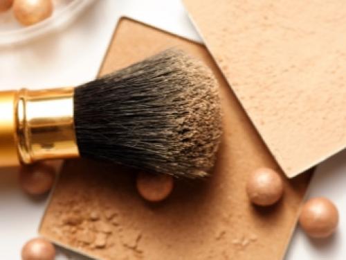 Пудра компактная для лица. Особенности и преимущества 01