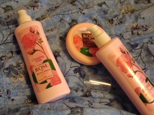 Крем для лица в банке роза. Косметика с розой - новинки и проверенные любимчики 06