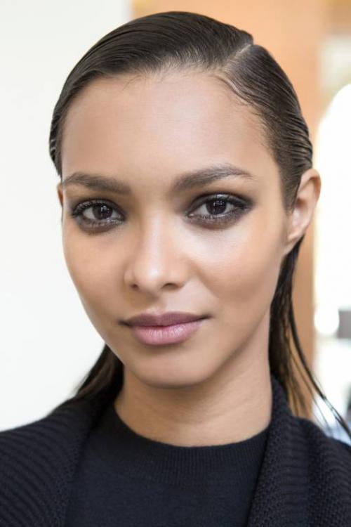 Корректирующий макияж для круглого лица. Макияж для круглого лица: особенности