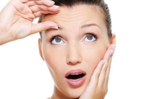 Как убрать на лбу черные точки. Очищающие и отбеливающие средства для лица 01 Как убрать на лбу черные точки. Очищающие и отбеливающие средства для лица 01