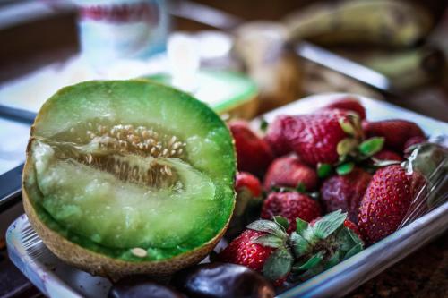 Какие продукты сушат кожу. Как нужно питаться девушкам с сухой кожей