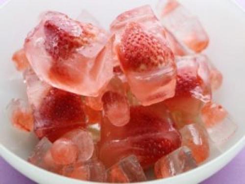 Маски для лица из клубники. Домашние средства: полезные маски и скрабы