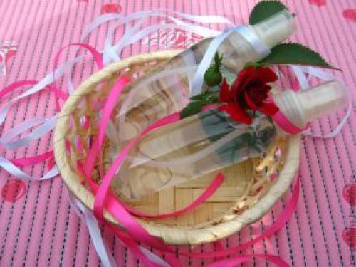 Как сделать кожу розовой. Как сделать розовую воду: подарок для молодости кожи