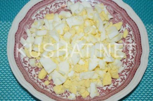 Салат с крабовыми палочками и сухариками. Салат с крабовыми палочками, сухариками и кукурузой. Рецепт с фото